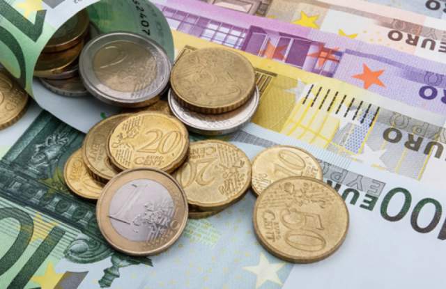 Виктор Папазов, икономист: Еврото е капан, в който влезеш ли, няма излизане