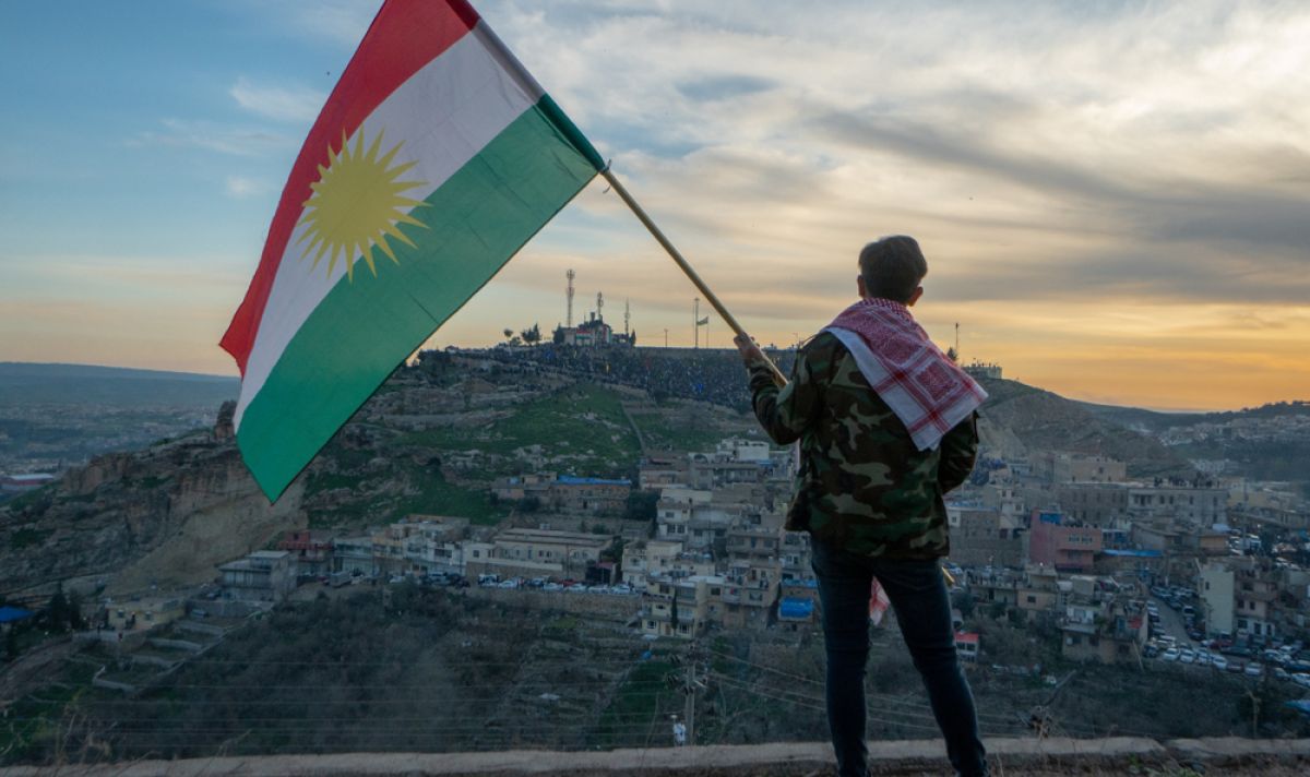 Кюрдите - народ без държава, разделен между четири страни и обстрелван от Иран и Турция