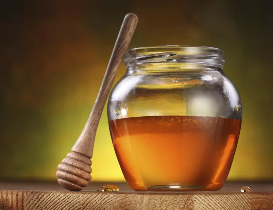  Пчелар: Така можете сами да си приготвите здравословен боров мед