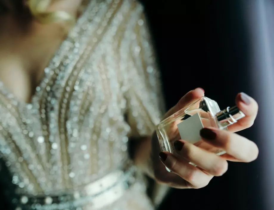  Нека очарованието продължи: Как да накараш парфюма да ухае цял ден?