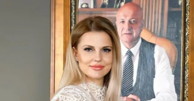 Бояна Шарлопова остана само по дантела за рождения ден – не е истина как изглежда на 45 (Снимки): –