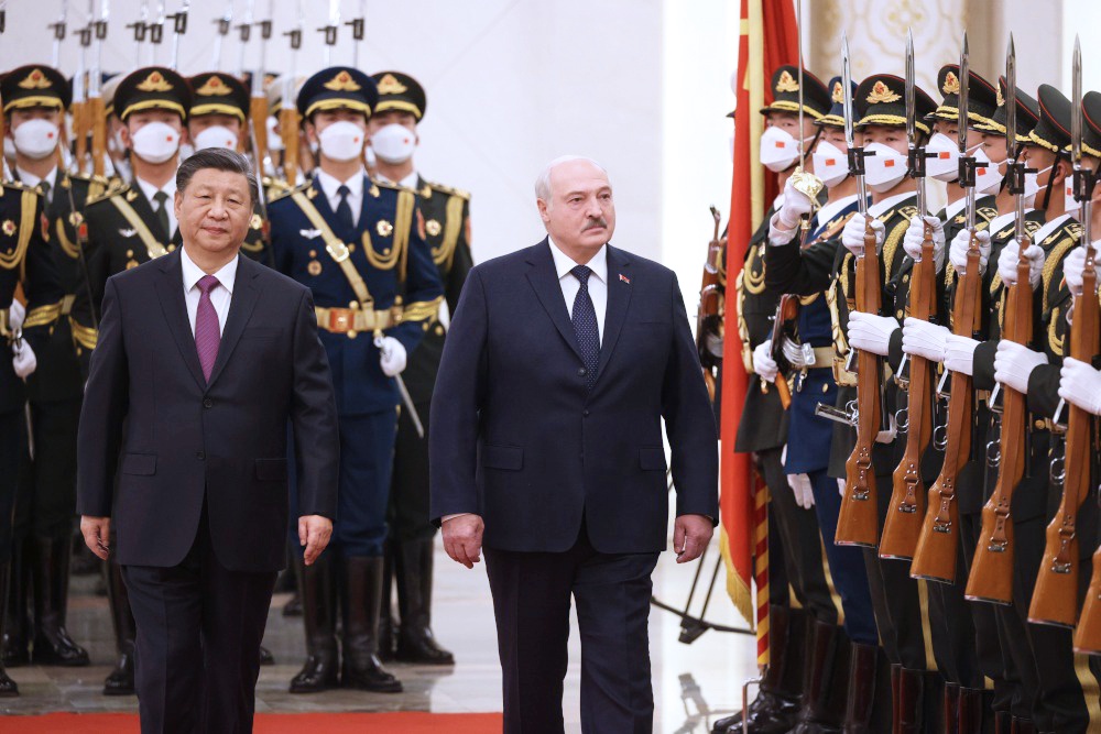 Перед встречей Си Цзиньпина и Александра Лукашенко прошла рота почетного караула. / БЕЛТА