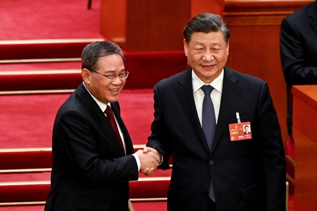 Председатель КНР Си Цзиньпин поздравил нового премьера Госсовета Ли Цяна с назначением. / Reuters