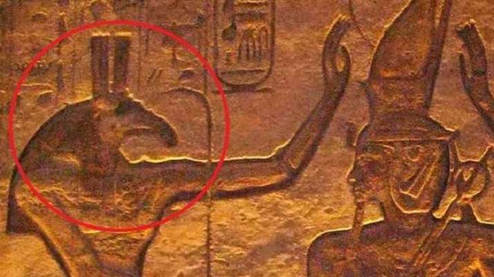 Кое е животното изобразяващо главата на египетския бог Сет?