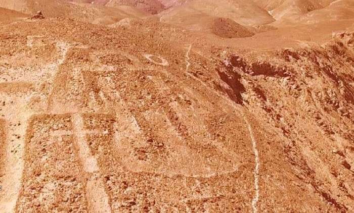 В Чили откриха 25-метров геоглиф на хуманоид с три пръста
