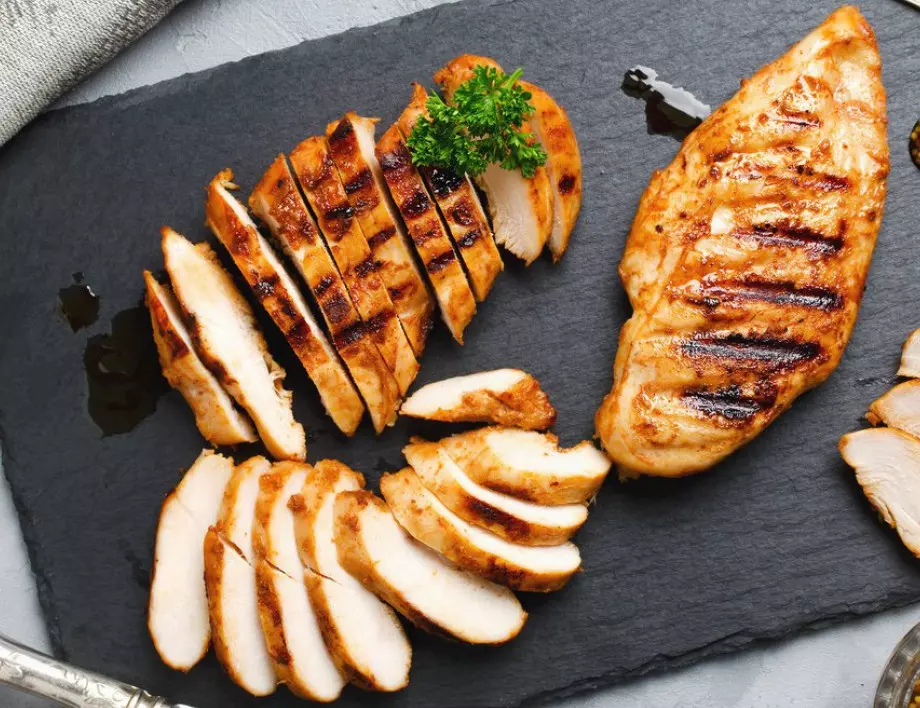 Ароматни пилешки гърди с ядки на фурна: НЕУСТОИМО предложение