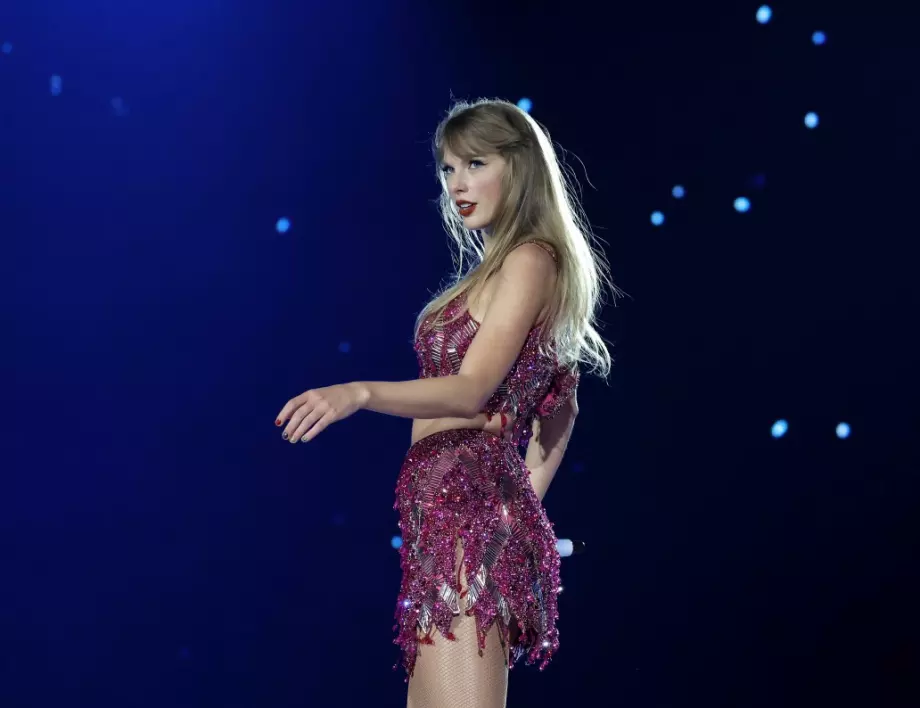 Тейлър Суифт защити фен от охраната на неин концерт (ВИДЕО)