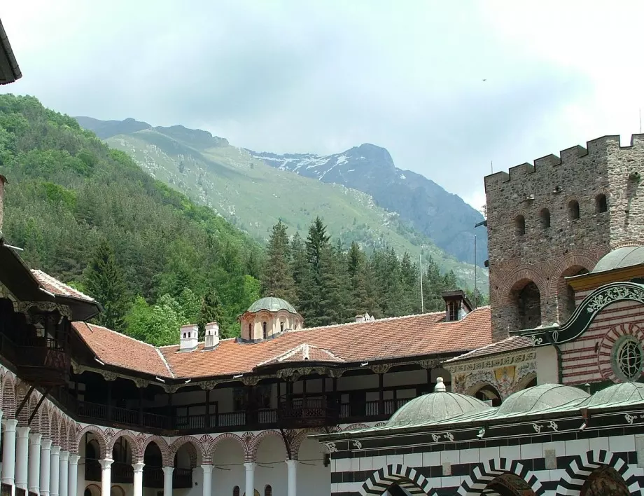 Кой е най-големият манастир в България?