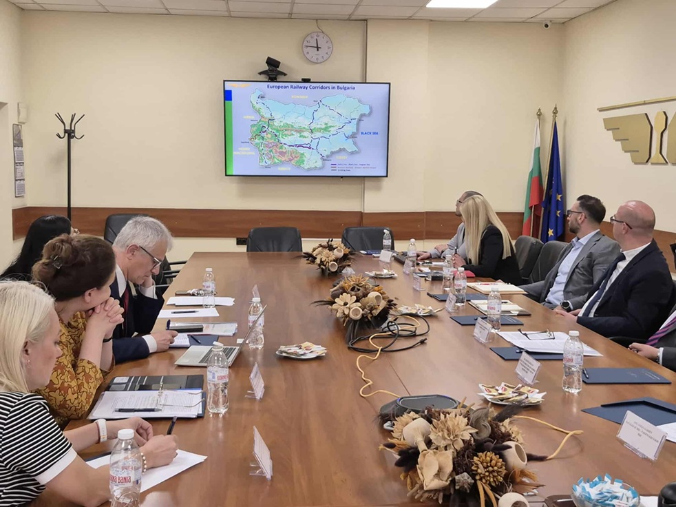 Ръководствата на CER, НКЖИ и БДЖ обсъдиха приоритетите в развитието на жп транспорта